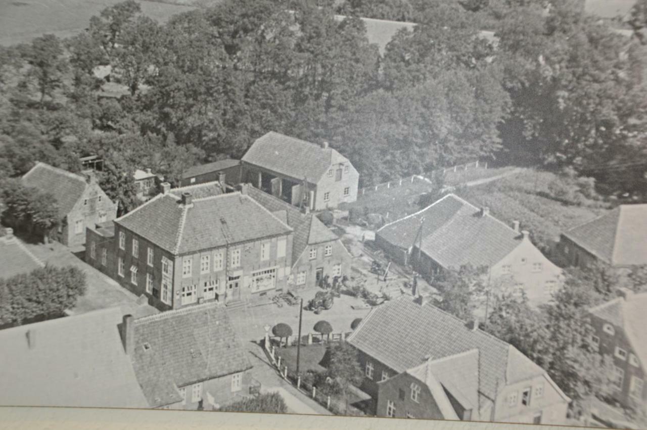 Hotel Zum Grossen Krug Wirdum Exterior photo